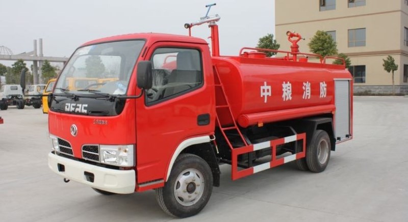 東風福瑞卡4噸消防灑水車